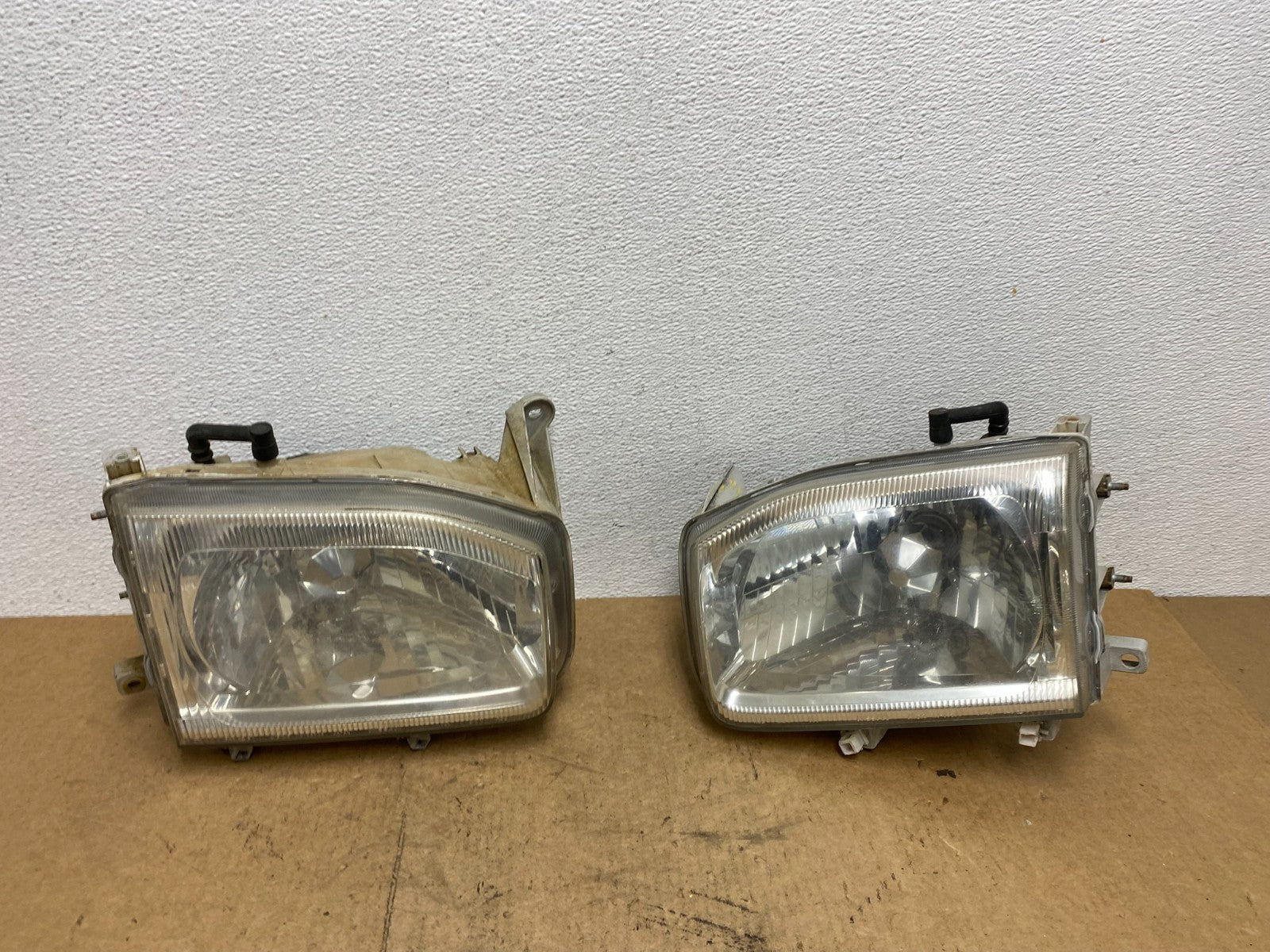 1999-2004 Nissan Pathfinder Left+Right Side Set Halogen Headlights Oem AC3402 DW0