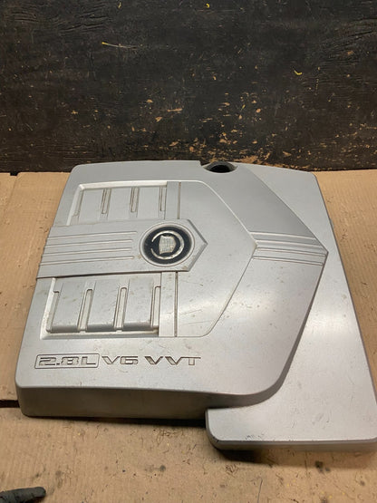 2004 to 2007  Cadillac CTS 2.8L Plastic Engine Cover Shield OEM x8184 DG3