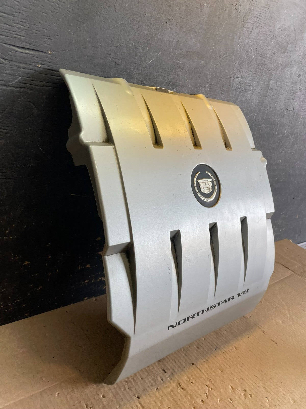1997 to 2004 Cadillac Deville Seville Northstar Engine Motor Cover AA6120 DG1
