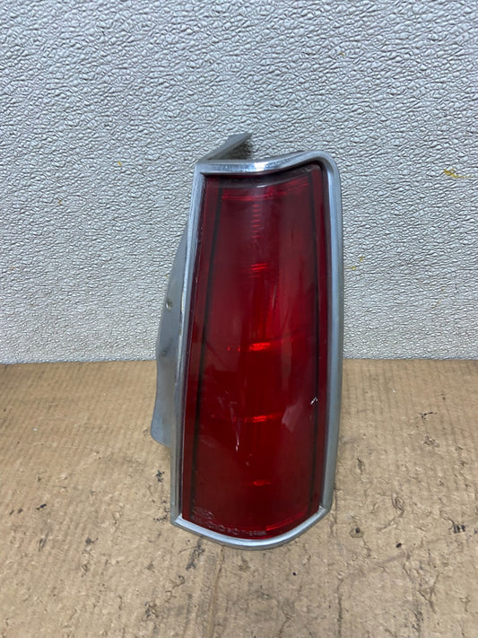 1984 to 1992 Lincoln Mark VII Right Passenger Side Tail Light OEM AA8510 LK0