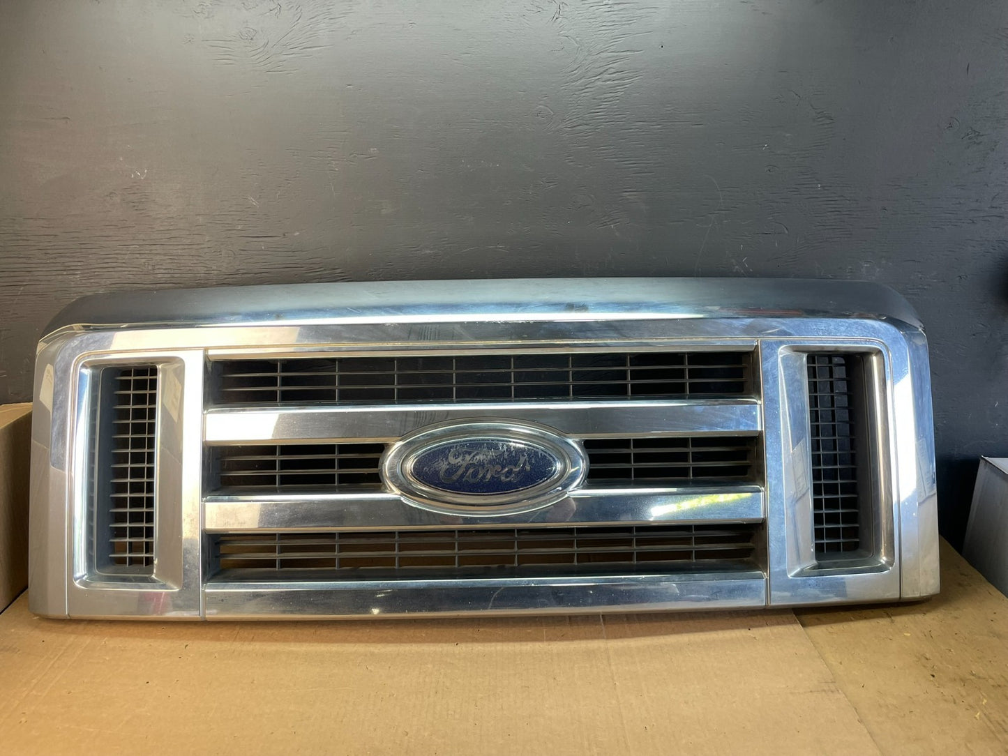 2008 to 2014 Ford Econoline E150 E250 Front Upper Chrome Grill Grille AD0251 DG0