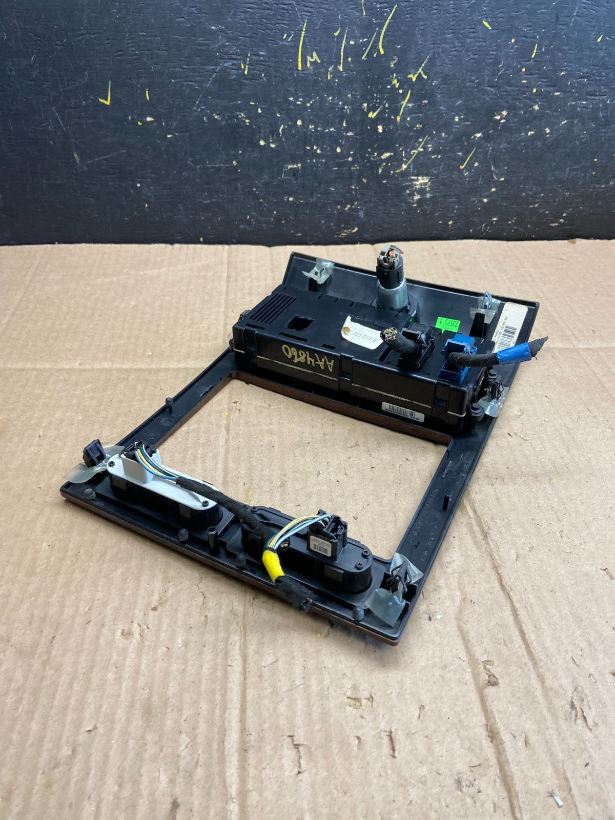 2007 - 2014 Ford Expedition Temperature Climate Control w/ Radio Bezel AA4860 DG4
