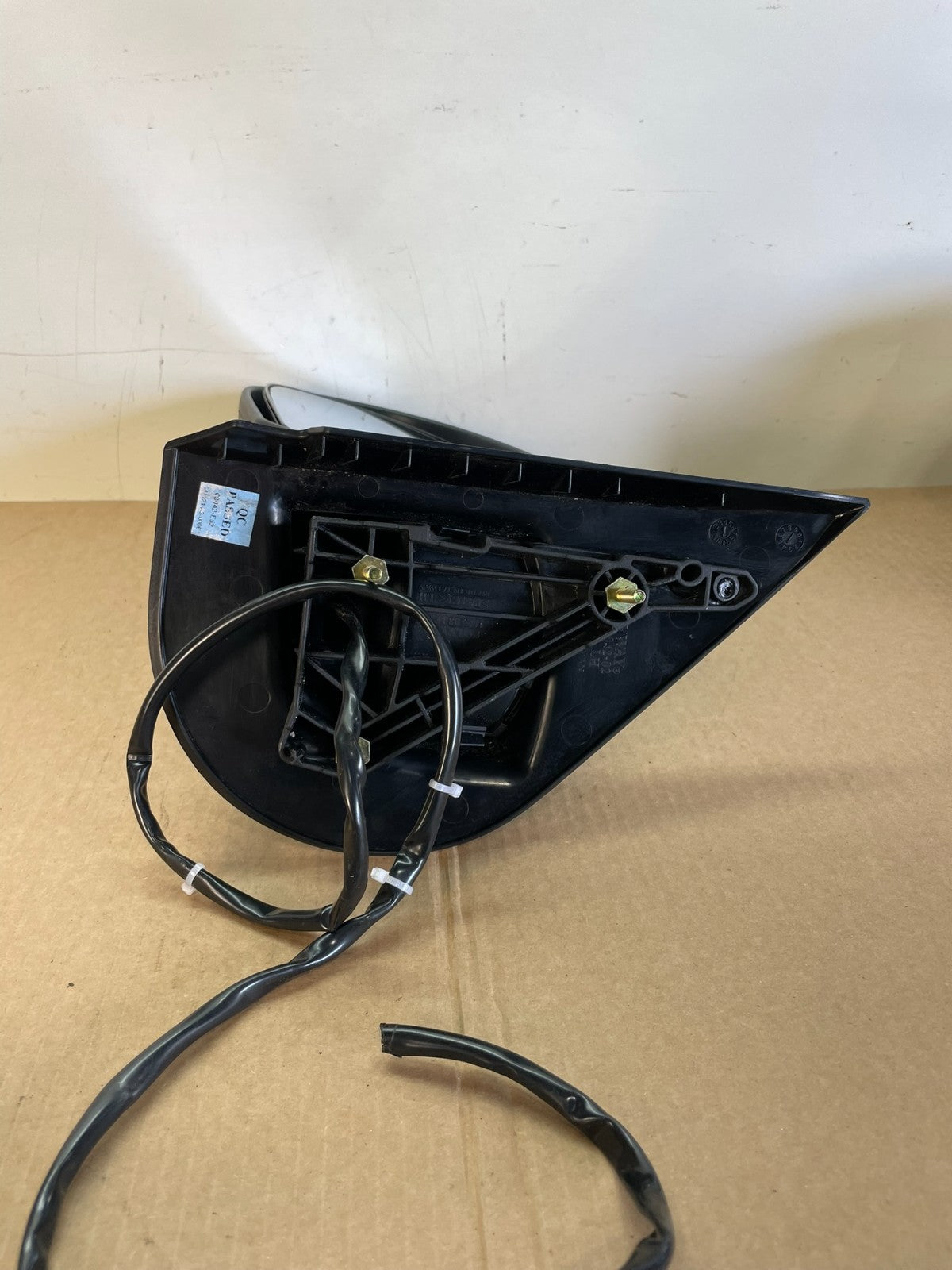 2007 to 2013 Chevrolet Tahoe Silverado Suburban Left Driver Mirror AH6281 DW4