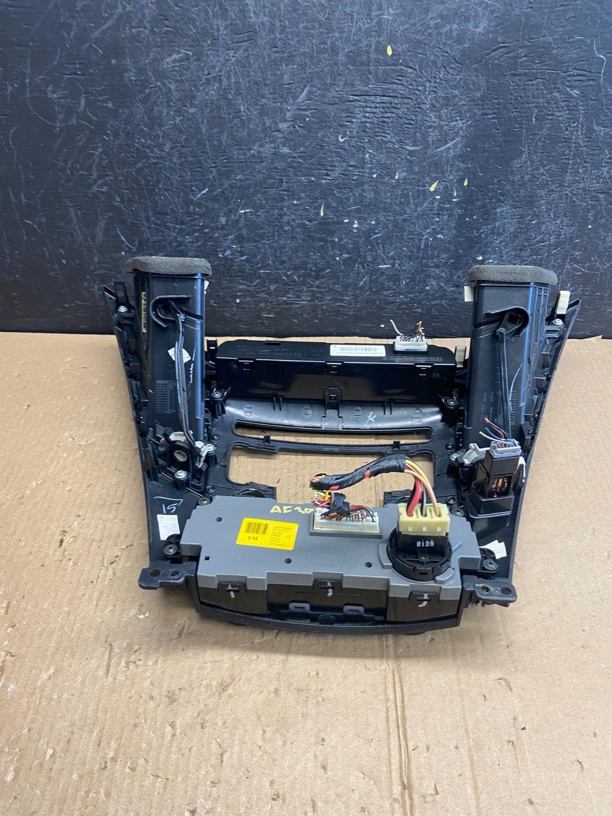 2011 - 2014 Hyundai Sonata Center Radio Climate Control Air Vent Bezel AE3975 DG4