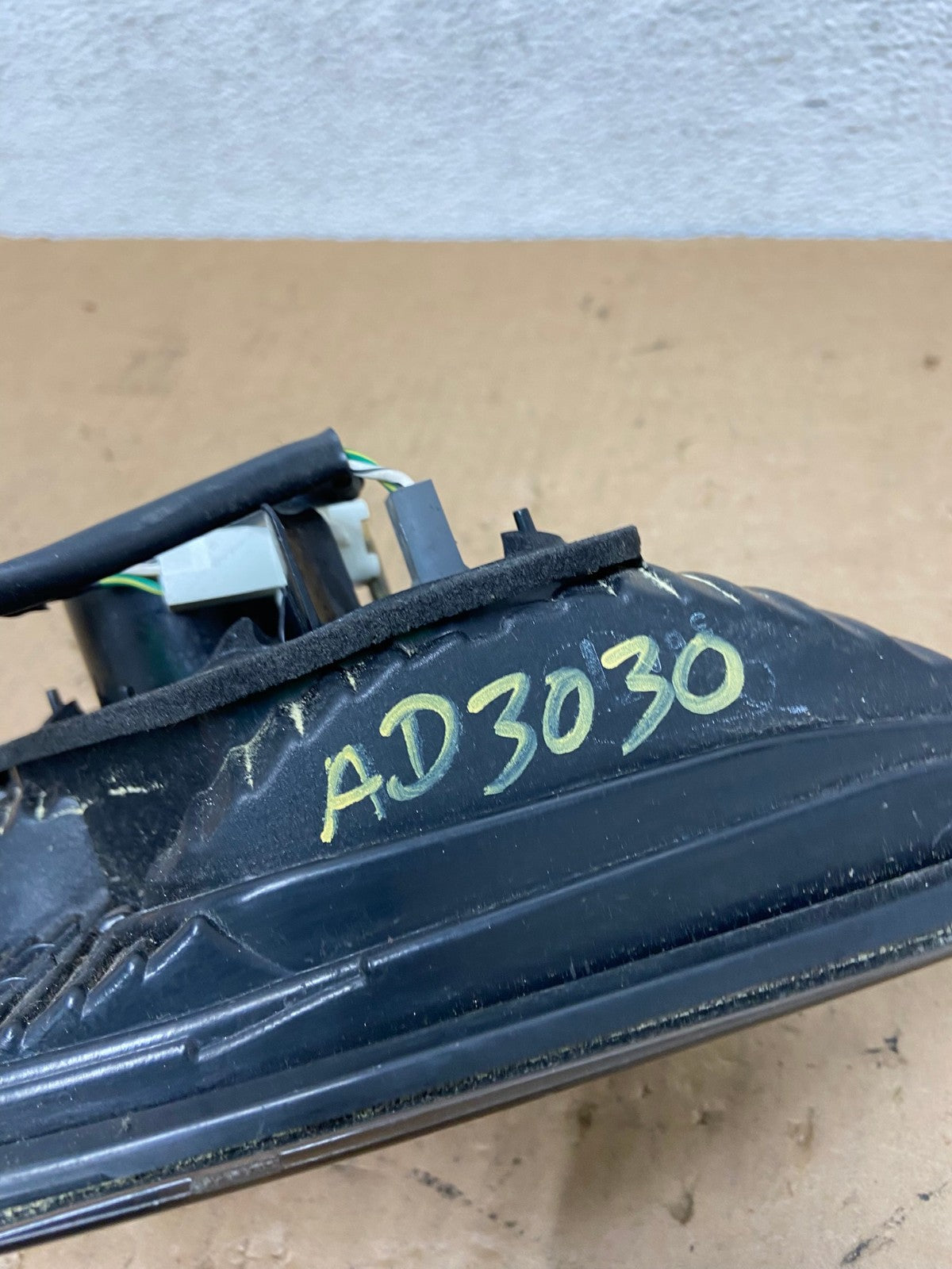 2002 2003 2004 Lexus Es300 Es330 Right Passenger Inner Tail Light AD3030 LK6