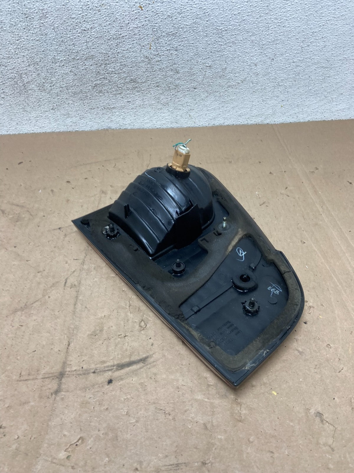 1998 to 2002 Toyota Land Cruiser Left Driver LH Side Inner Tail Light AG4830 DW4