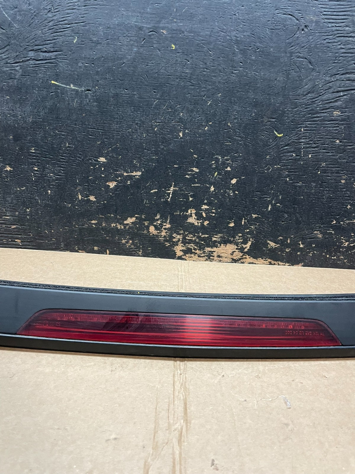 2007 to 2009 AUDI Q7 Rear Tailgate Spoiler W/ 3RD Third Brake Light OEM Z5730 DG8