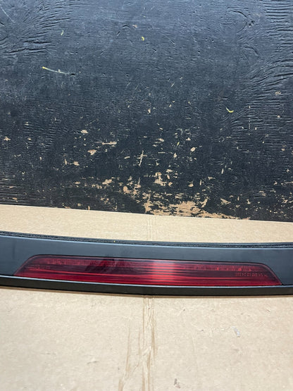 2007 to 2009 AUDI Q7 Rear Tailgate Spoiler W/ 3RD Third Brake Light OEM Z5730 DG8