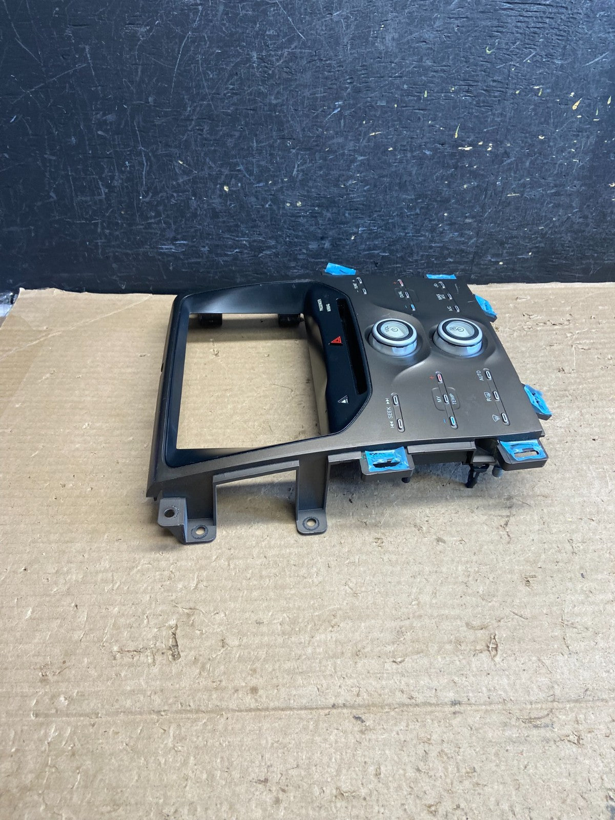 2011-2014 Ford Edge Heater Climate Control Radio CD Control Dash Bezel AH5145 DG1