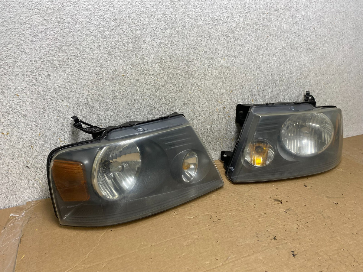 2004 to 2008 Ford F-150 F150 Left+Right Halogen Headlights AH8887 DW1