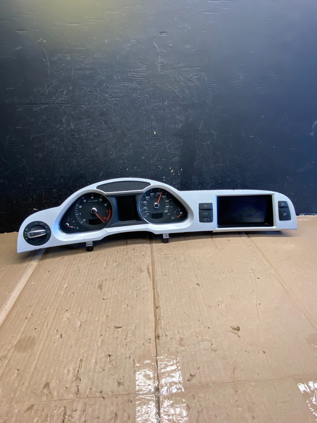 2009 - 2011 Audi A6 Speedometer Cluster Gauge W/Bezel Screen ai2753 DG0