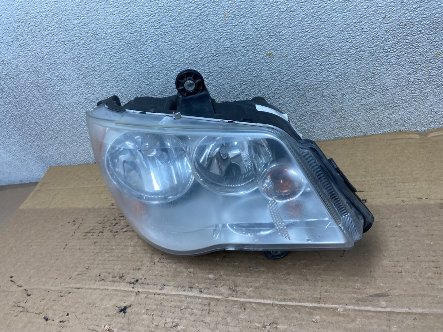 2011 to 2016 Chrysler Town and Country Right Passenger Headlight AB3344 DW1