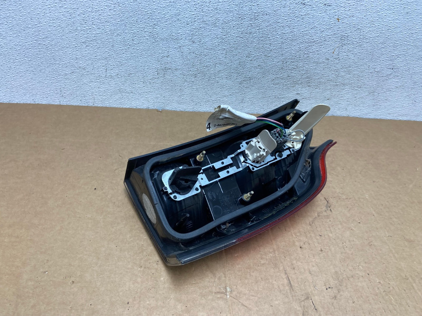 2001 - 2004 Volvo Xc70 V70 Left Driver LH Side Tail Light AD6113 LK5
