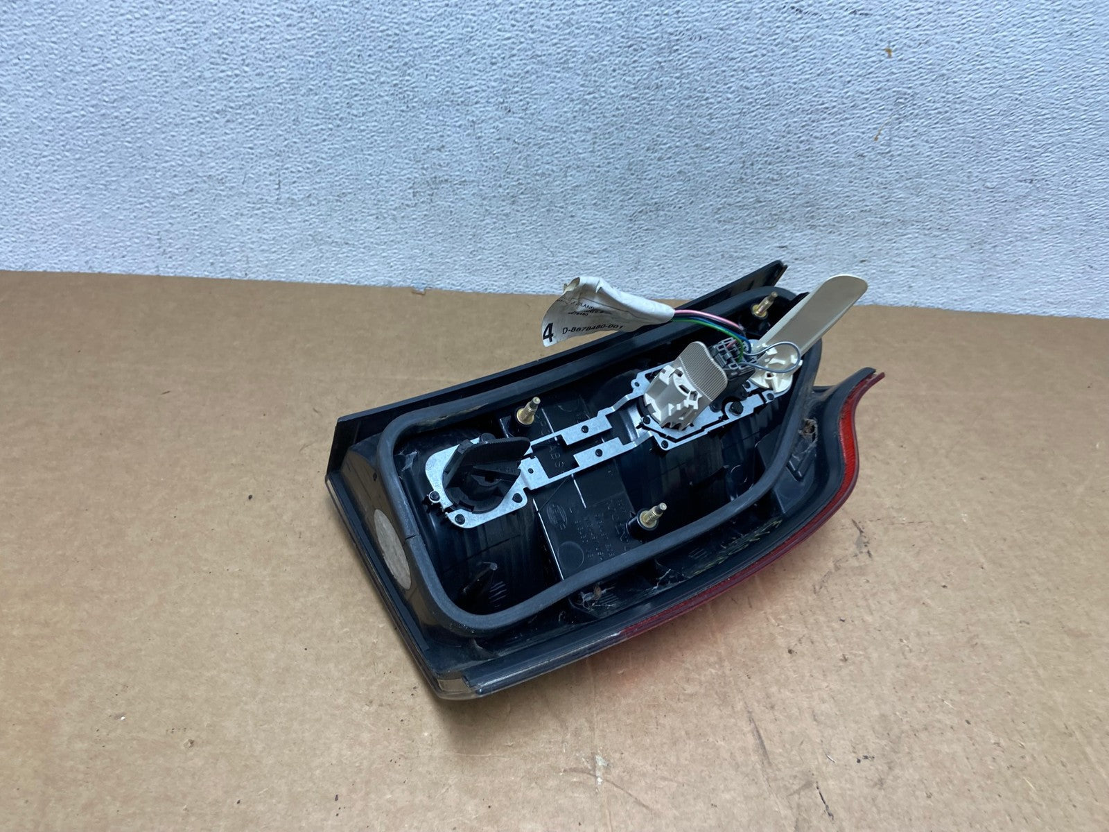 2001 - 2004 Volvo Xc70 V70 Left Driver LH Side Tail Light AD6113 LK5