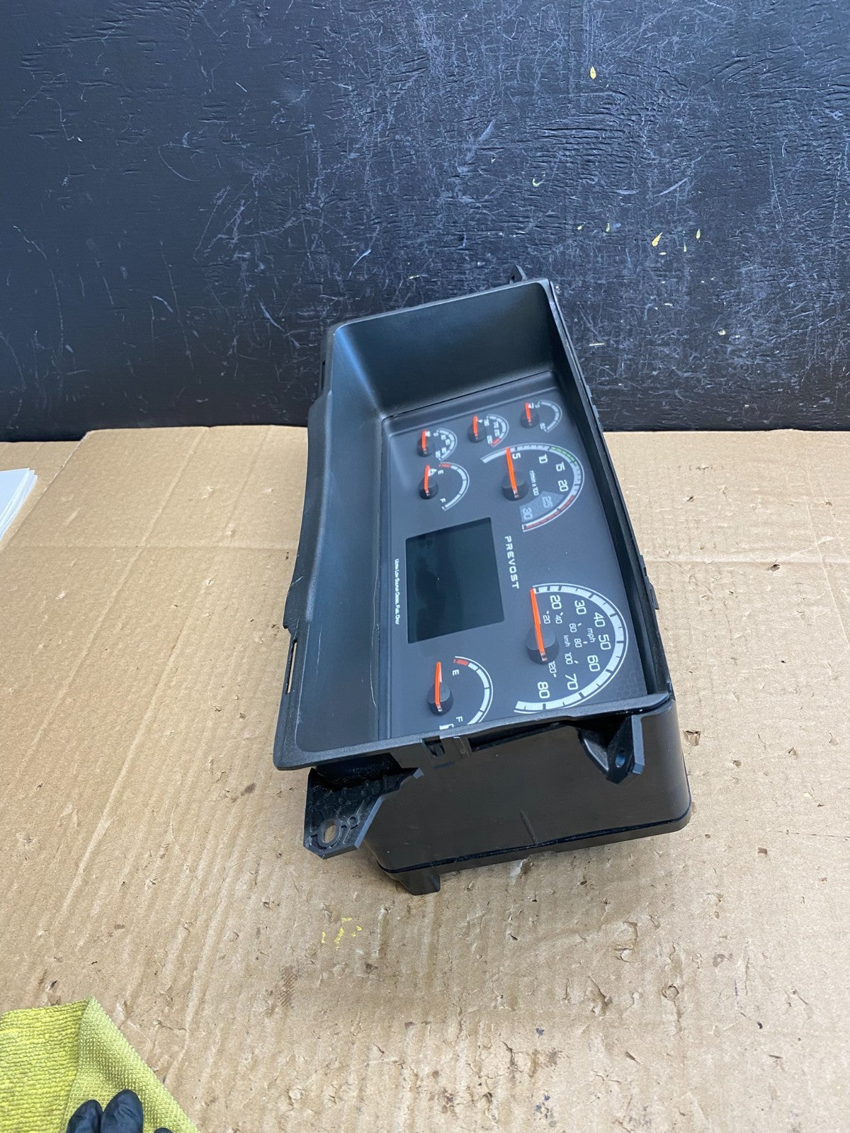 2012-2018 Volvo VNL Instrument Gauge Cluster 21580323-p02 AC95402