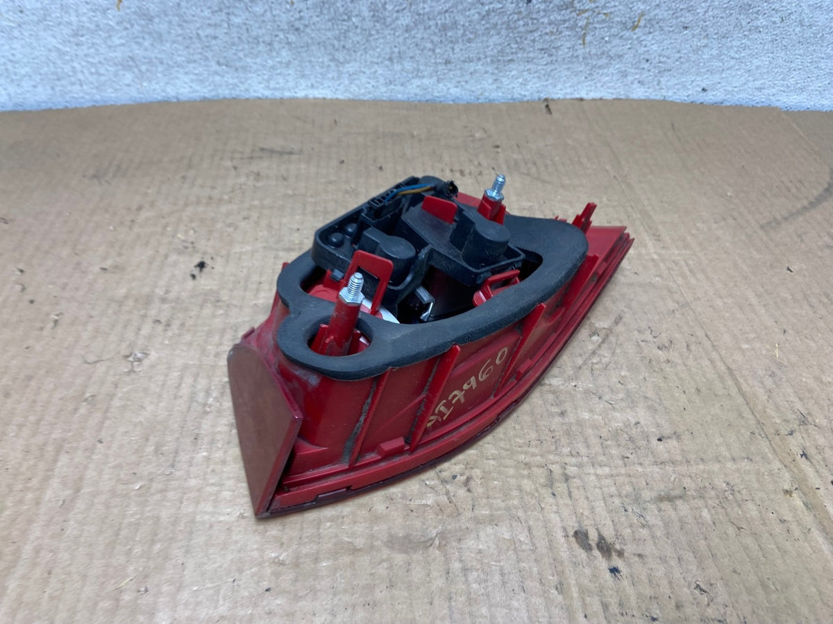 2011-2014 Volkswagen Jetta Right RH Inner Trunk Tail Light AI7960 LK4