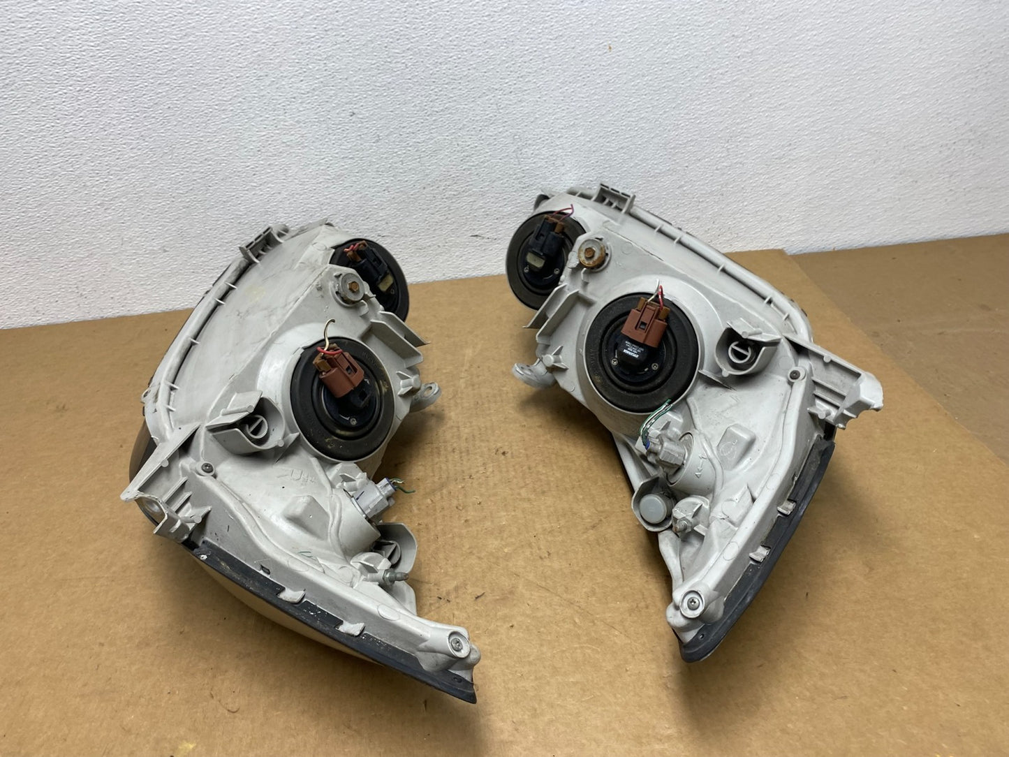2002 2003 2004 Toyota Camry Left+Right Set Side Halogen Headlights AC1793 DW8