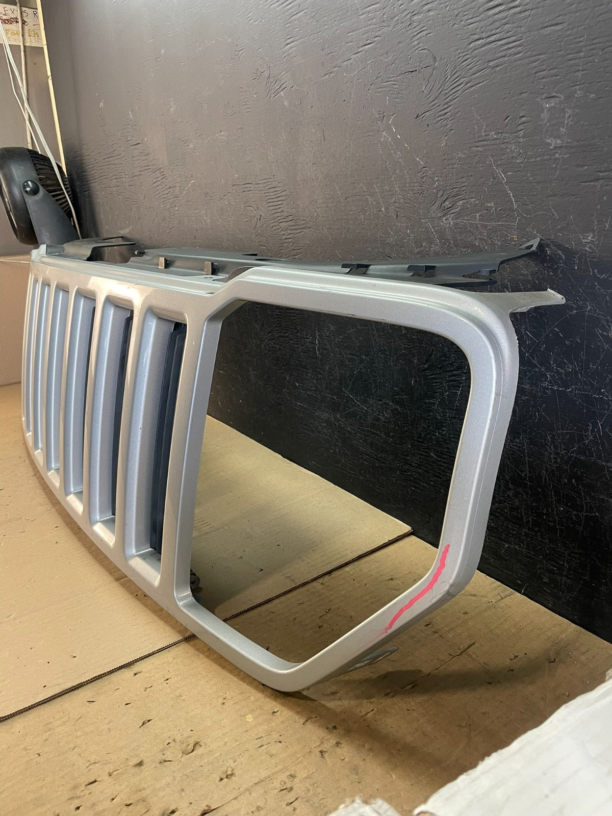 2008 2009 2010 2011 2012 Jeep Liberty Front Upper Grill Grille AD5736 DG1