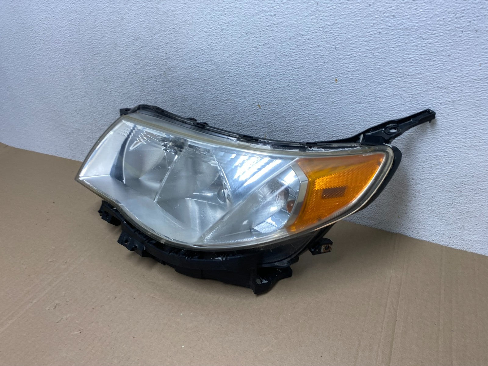 2009-2013 Subaru Forester Left Driver LH Halogen Headlight AF5771 DW1