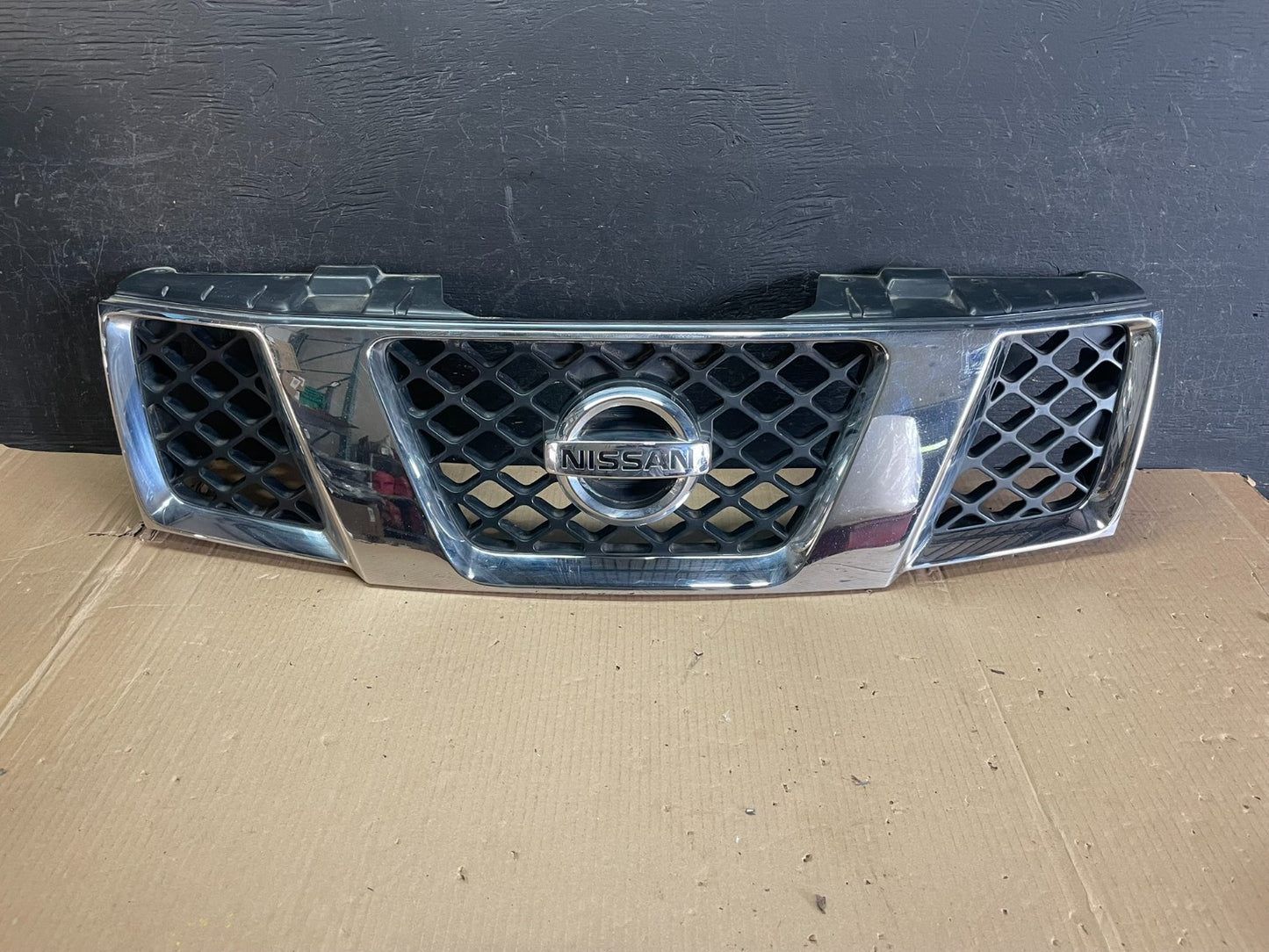 2005 2006 2007 Nissan Pathfinder Chrome Front Upper Grill Grille AE3611 4DG0