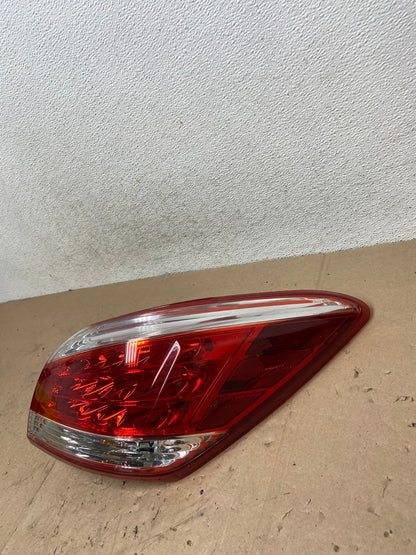 2011 - 2014 Nissan Murano Right Passenger Side RH Tail Light AG5334 LK1