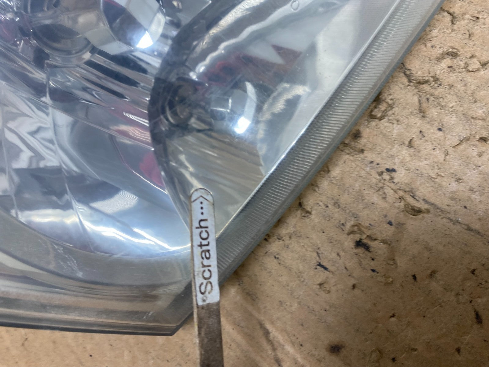 2001  to 2003 Toyota Sienna Right Passenger Side Headlight OEM Q7867 DW5