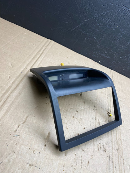 2006-2012 Hyundai Entourage Sedona Center Radio Clock Bezel Air Vent ab9016 DG2