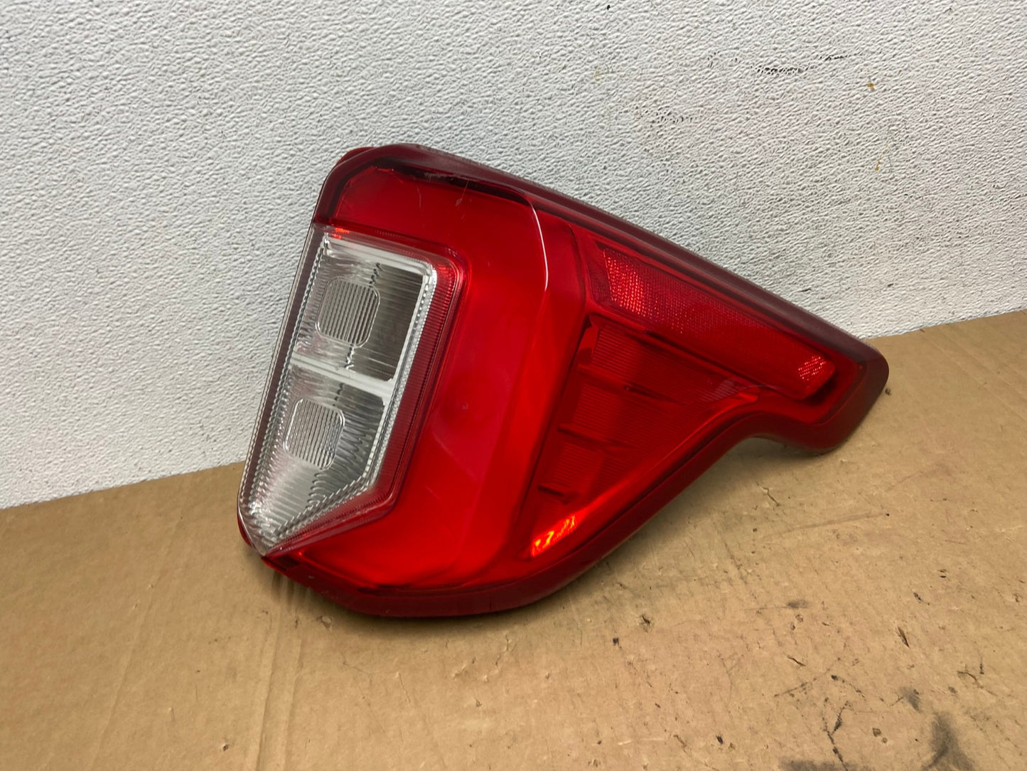 2020 2021 2022 2023 Ford Explorer Right Passenger Side Tail light AD2830 LK0