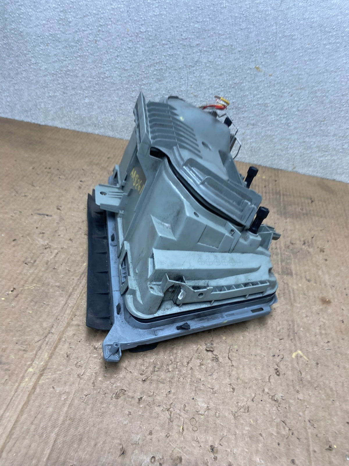 1986-1993 Mercedes E W124 300D 300E Left Driver Side Euro Headlight AA82614