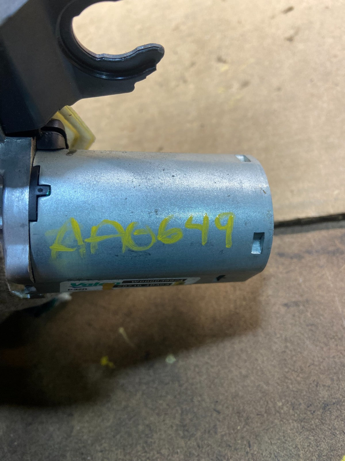 2017 to 2021 Nissan Rogue Rear Windshield Wiper Motor OEM aa0649 DG4
