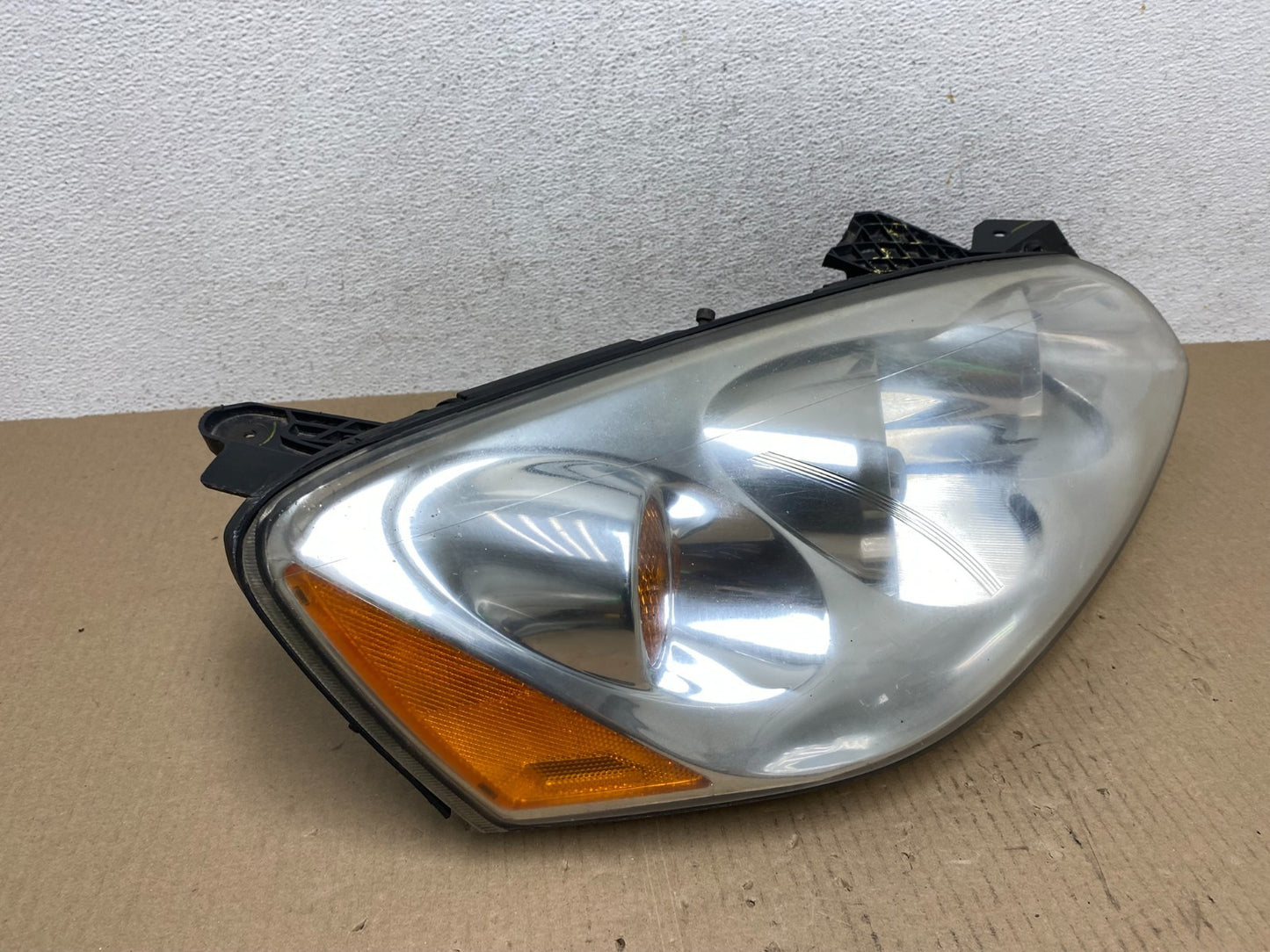 2005 to 2009 Pontiac G6 Headlight Right Passenger Rh Side Halogen AE7020 DW2