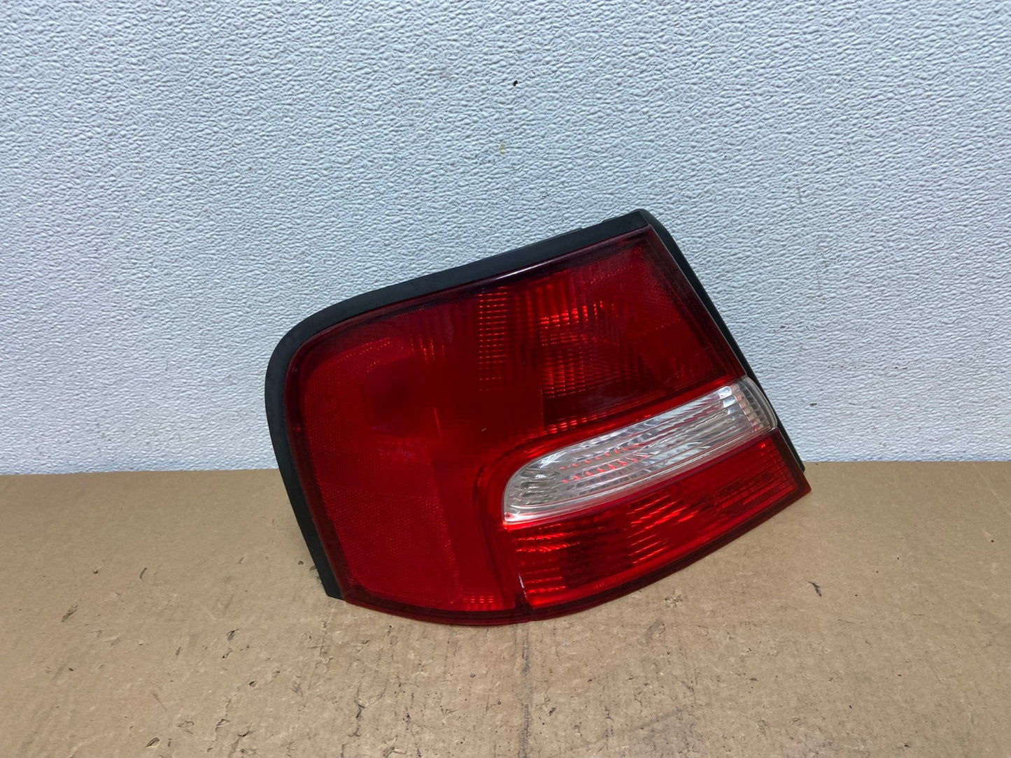 2000 to 2001 Nissan Altima Left Driver LH Side Tail Light AC7316 LK0