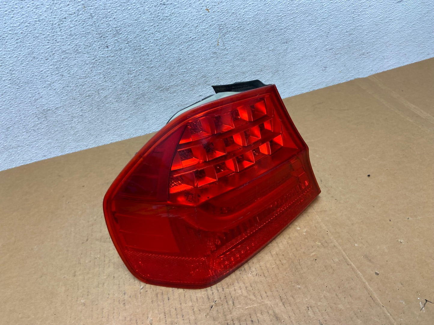2009 2010 BMW 323i 325i 328i 335i 3 Series Left Driver Tail Light AD9153 LK2