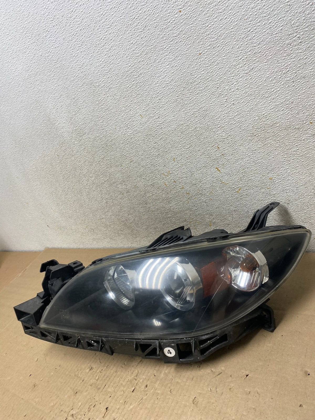 2004 to 2009 Mazda 3 Sedan Left Driver LH Side Headlight AI2270 DW1