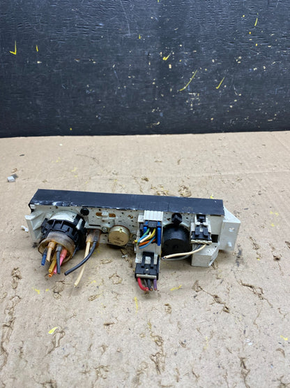 2001 - 2007 GMC Chevrolet Express 1500 Climate Control A/C u5651 DG3