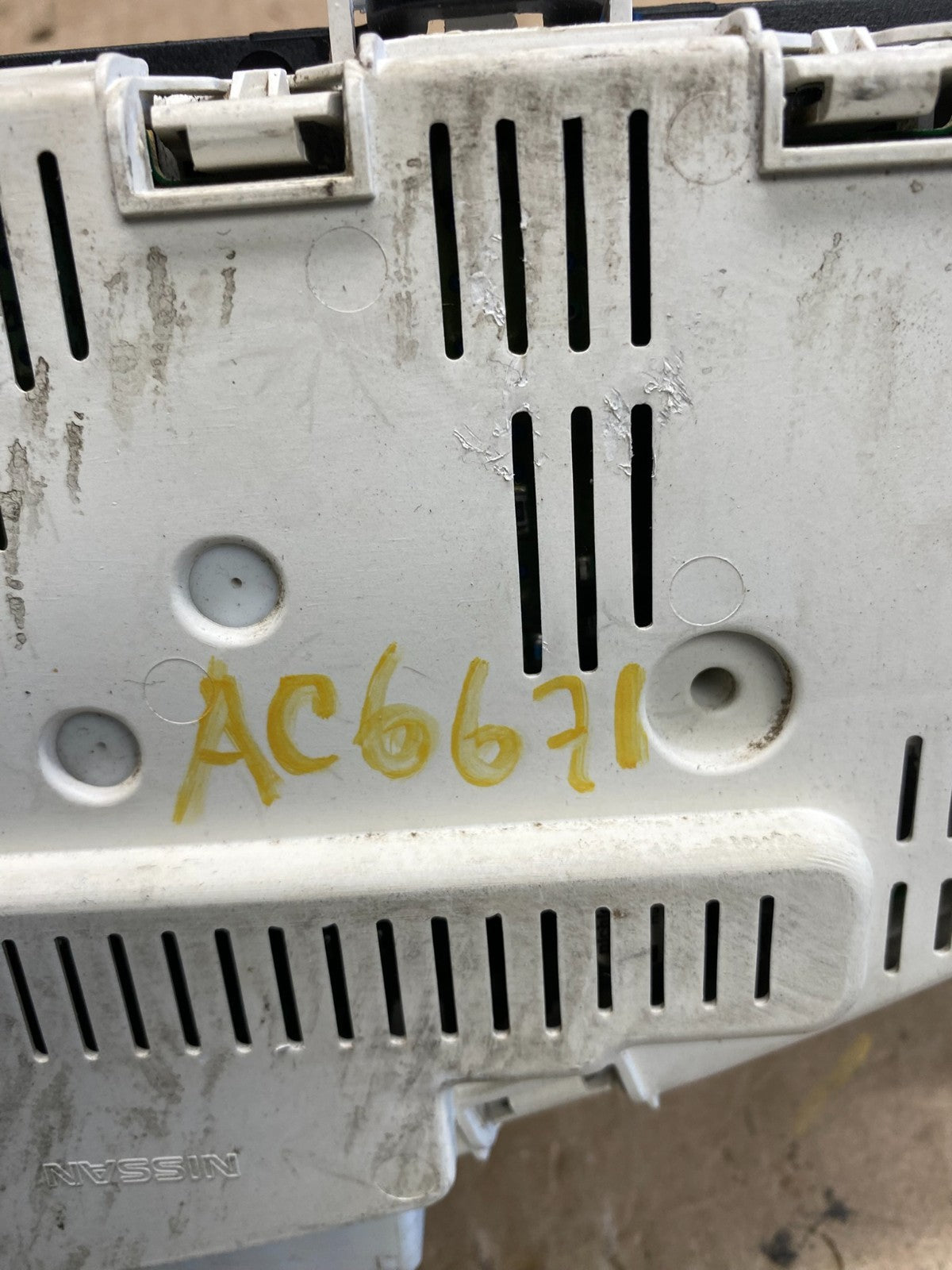 2005 Nissan Pathfinder Speedometer Cluster Gauge OE AC6671 DG7