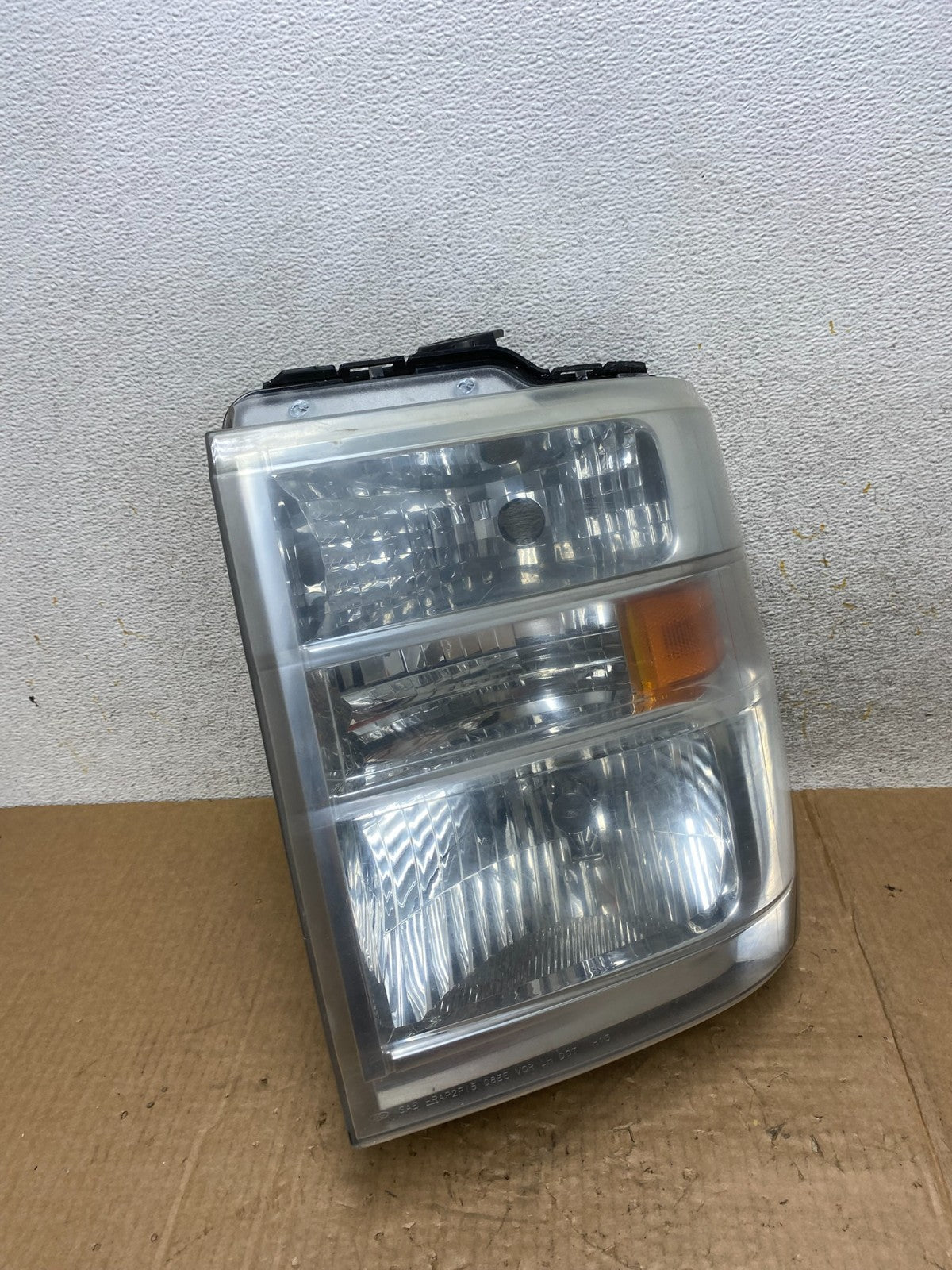 2008-2014 Ford Econoline E150 E250 E350 Left Driver LH Headlight AI5450 DW2