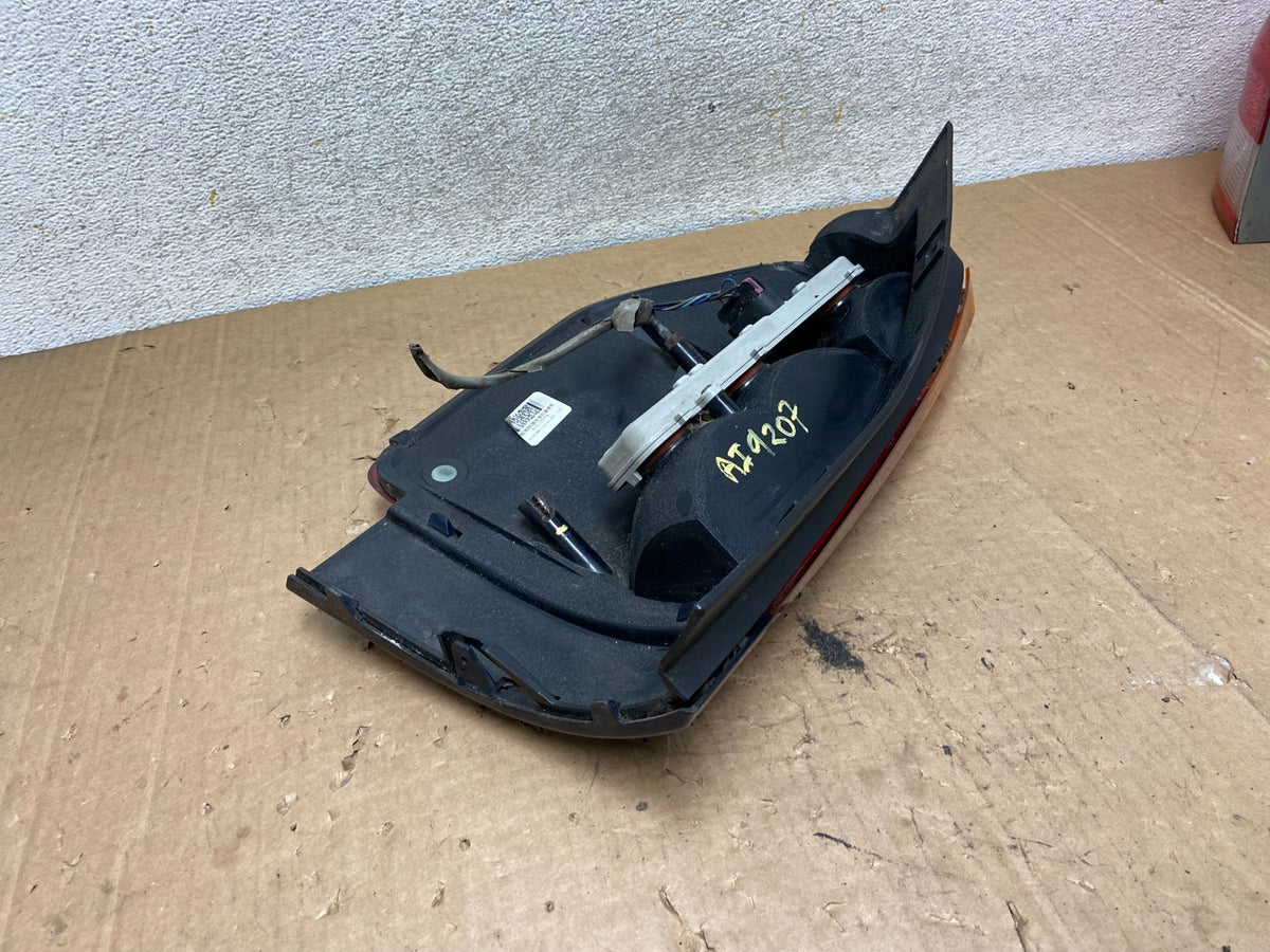 2002-2009 GMC Envoy Right Passenger RH Side Tail Light AI9207 LK5
