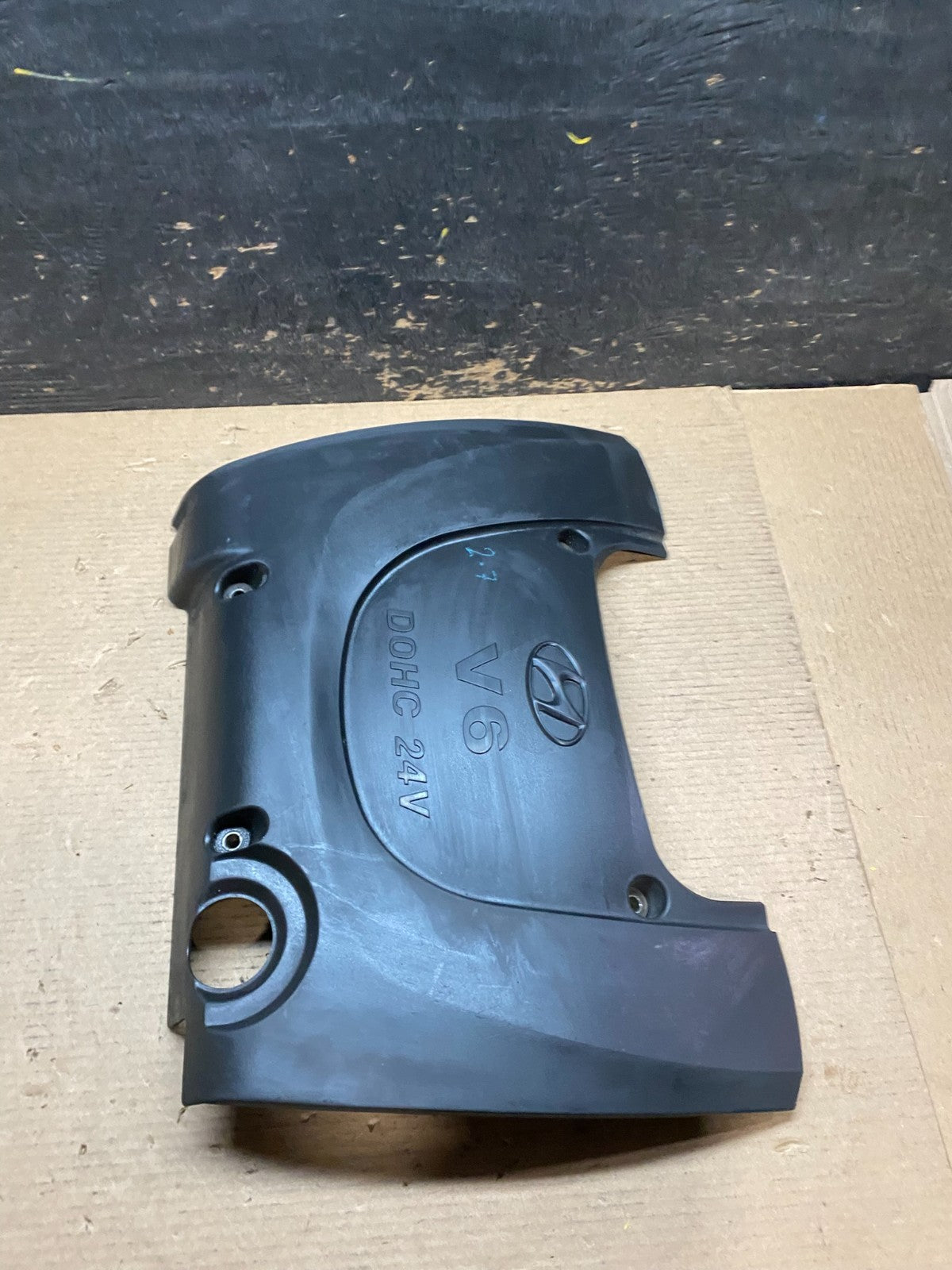 2002 to 2005 Hyundai Sonata 2.4L Engine Trim Cover Oem v7068 DG2