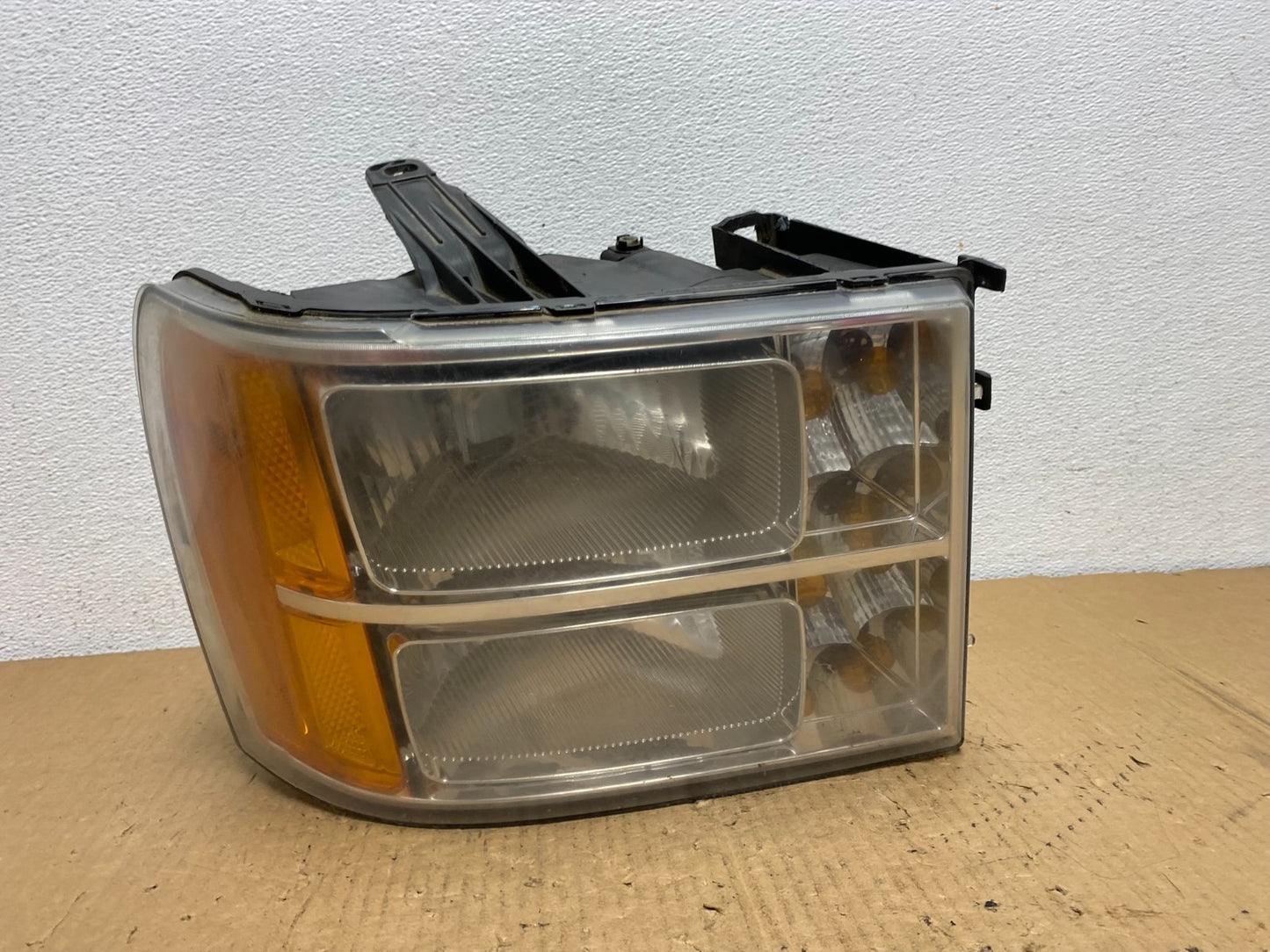 2007 - 2014 GMC Sierra Right Passenger RH Halogen Headlight AD1152 DW0