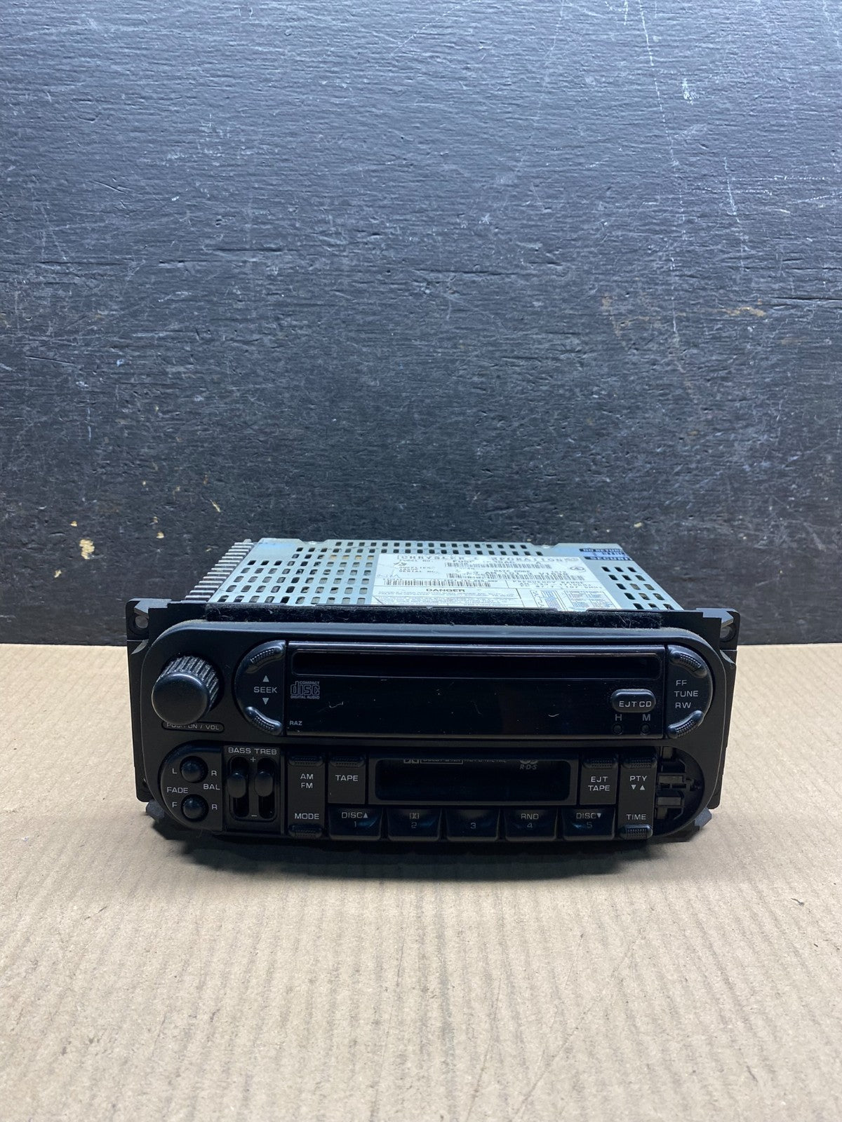2002 to 2007 Jeep Dodge Chrysler Radio Stereo AM FM Cassete AI5321 PS0