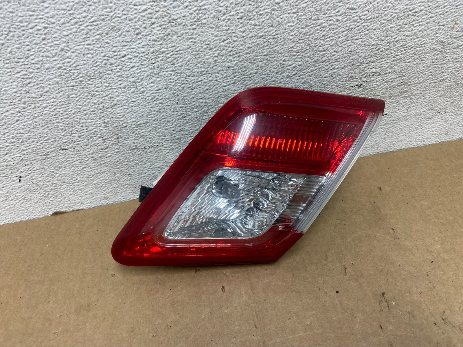 2010 - 2011 Toyota Camry Right Passenger RH Side Inner Tail Light AF97510