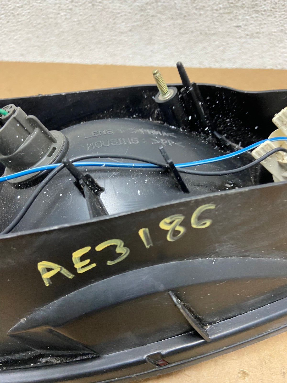 1999 2000 Hyundai Elantra Sedan Right Passenger RH Tail Light AE3186 LK5
