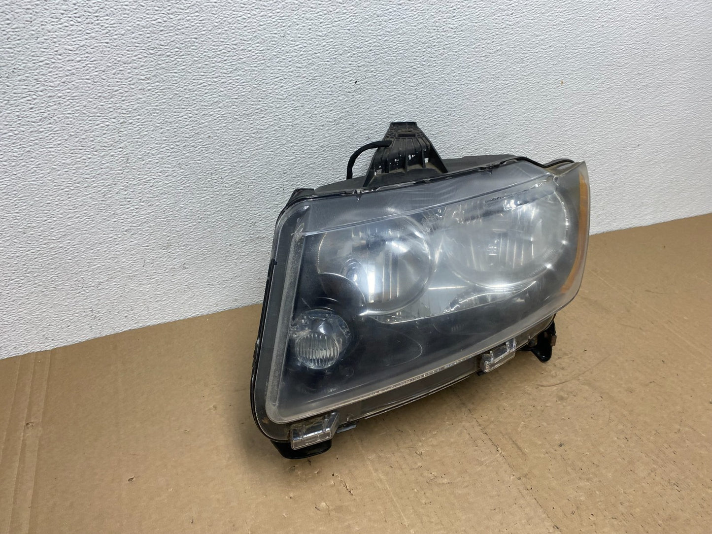 2011 to 2013 Jeep Grand Cherokee Halogen Left Driver Lh Headlight AC5754 DW2
