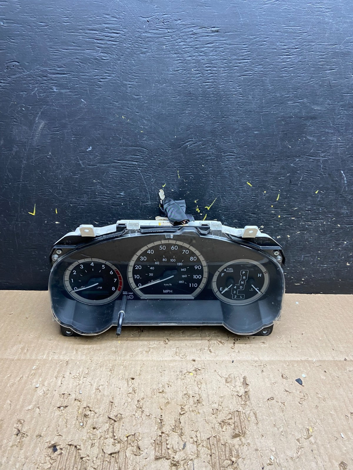 2004 2005 Toyota Sienna Speedometer Cluster Gauge V7757 DG0