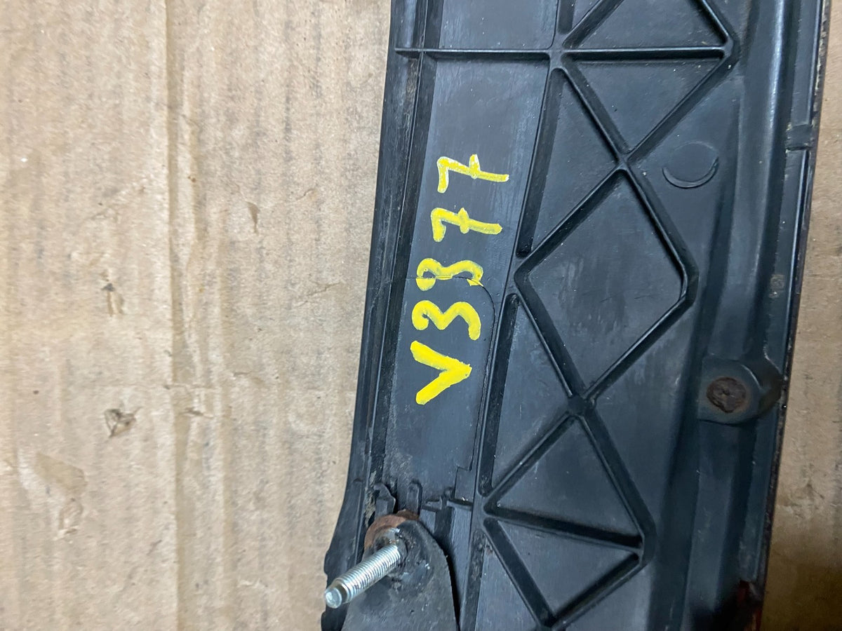 1995 to 1996 Subaru Legacy Wagon Trunk Mounted Center Tail Light Panel V3377 DG11