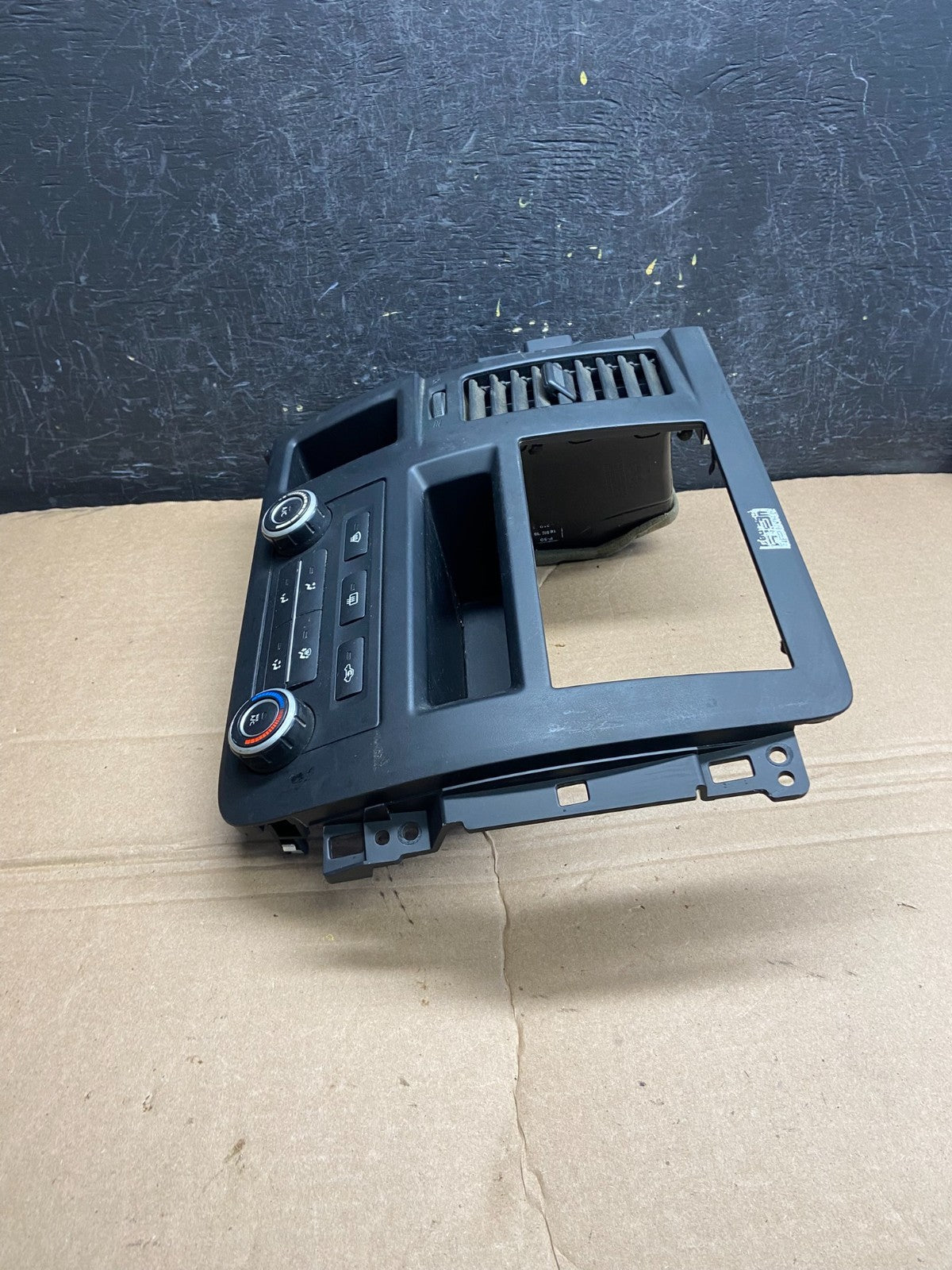2012-2018 Nissan NV1500 Radio A/C Heat Temperature Climate Control AF1823 DG2