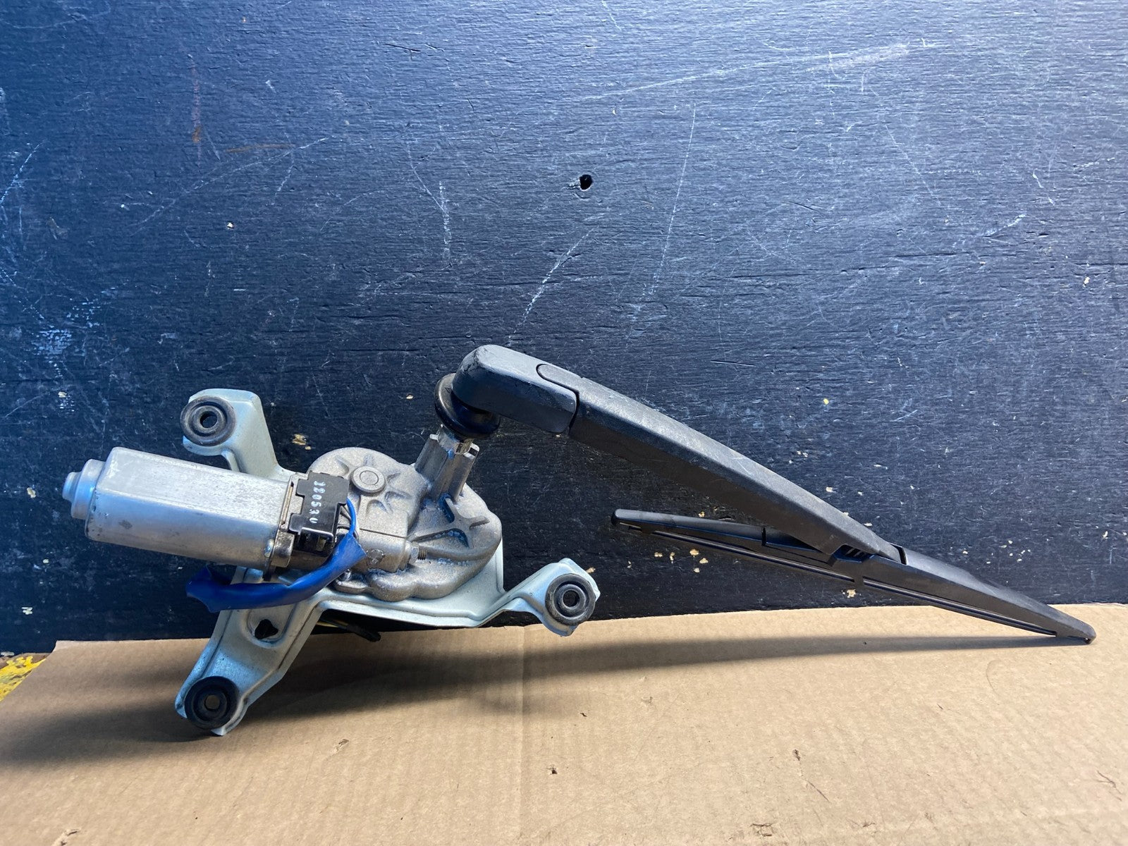 2011 - 2013 Kia Sorento Rear Glass Windshield Wiper Motor Z9023 DG0
