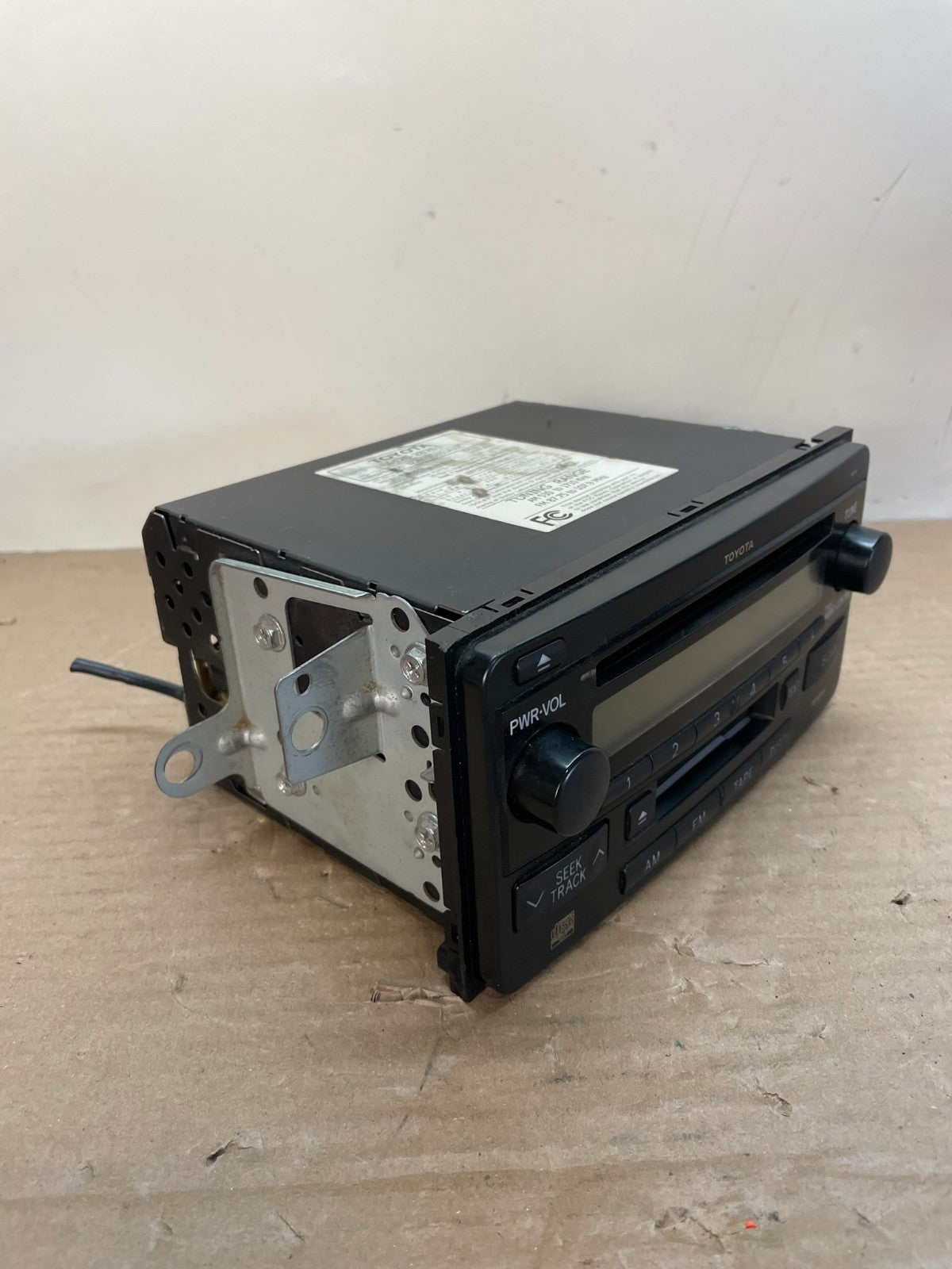 2003 - 2005 Toyota Rav4 Am Fm Cd Player Radio Receiver AI0518 DG1