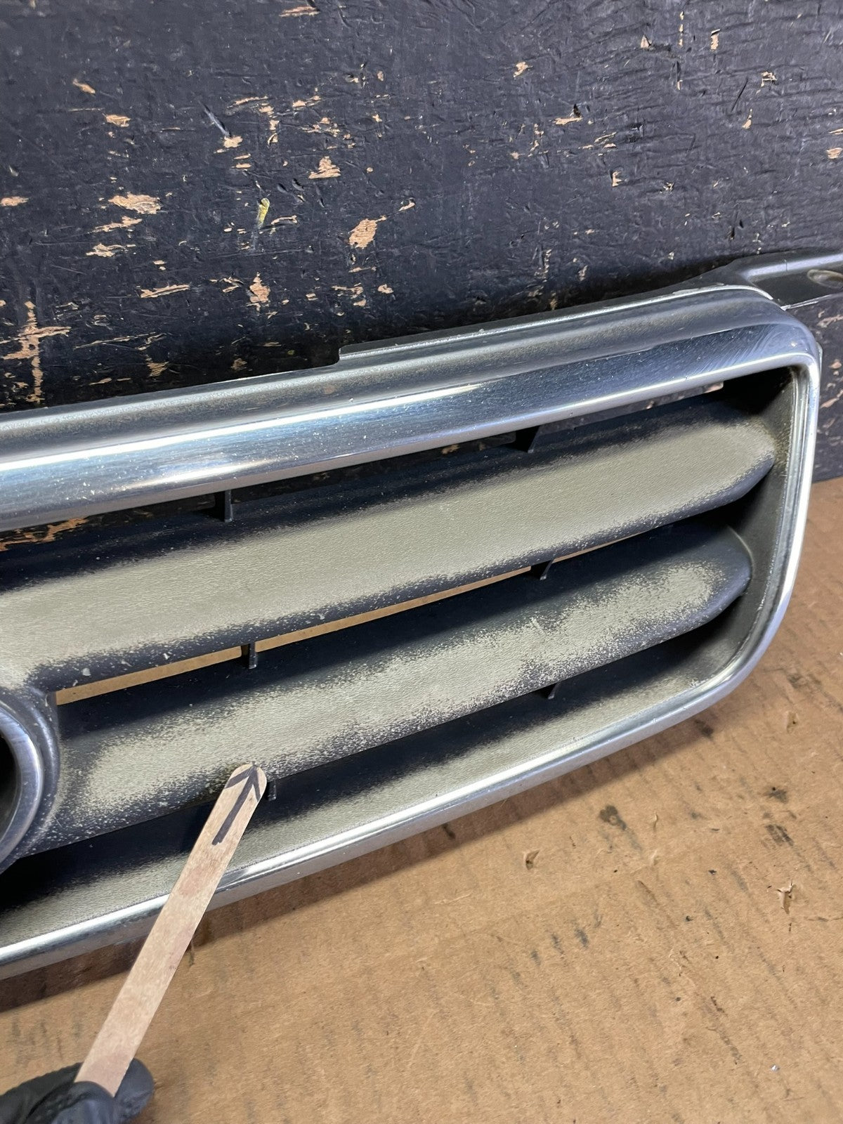 2000 to 2001 Toyota Camry Front Upper Grill Grille OEM AA8834 DG3